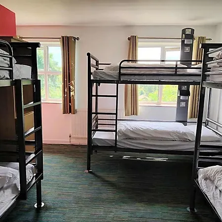 Yha Malham Hotel 4*