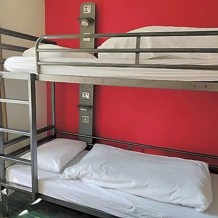 Yha Malham Hotel 4*