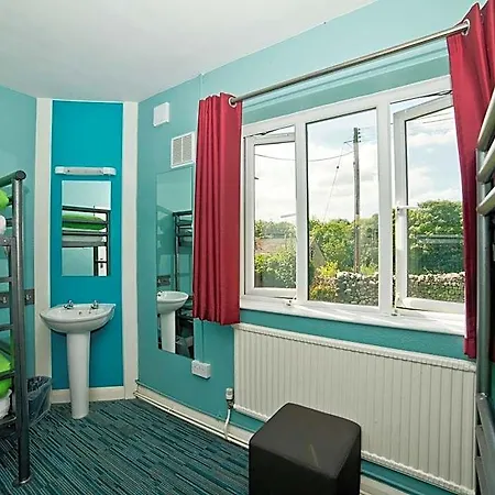 Yha Malham Hotel