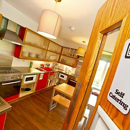Yha Malham Hotel 4*